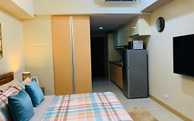 Josh'S Place At One Eastwood Avenue Tower 1